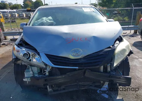 2011 Toyota Sienna Le V6 from USA, damaged, VIN 5TDKK3DC4BS132784